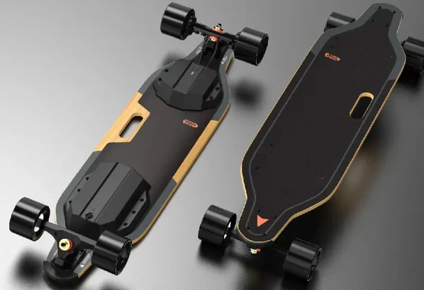 The front and back of the meepo electric skateboard, the back shows the high-quality electric skateboard battery